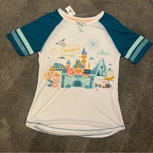 Disneyland women’s White & Teal Castle Raglan Tee size small
